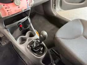 Toyota Aygo (2009) thumbnail 20