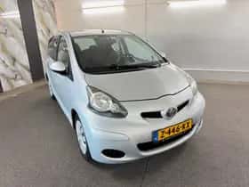 Toyota Aygo (2009) thumbnail 4