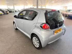 Toyota Aygo (2009) thumbnail 7