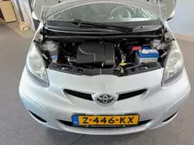 Toyota Aygo (2009) thumbnail 10
