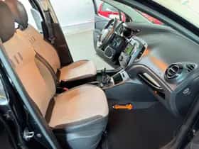 Renault Captur (2016) thumbnail 23