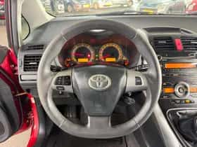 Toyota Auris (2011) thumbnail 16