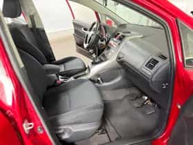 Toyota Auris (2011) thumbnail 23