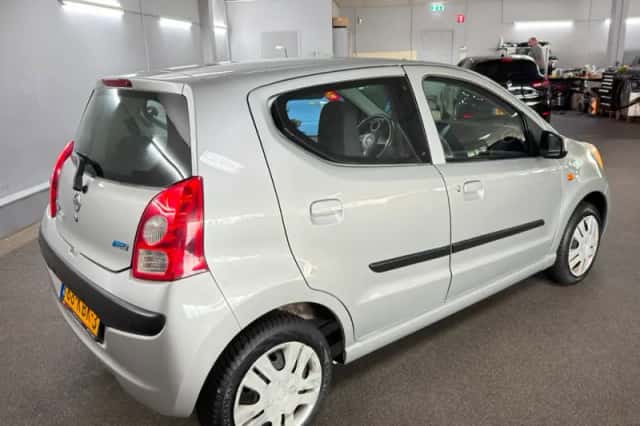 Nissan Pixo (2009) thumbnail 5