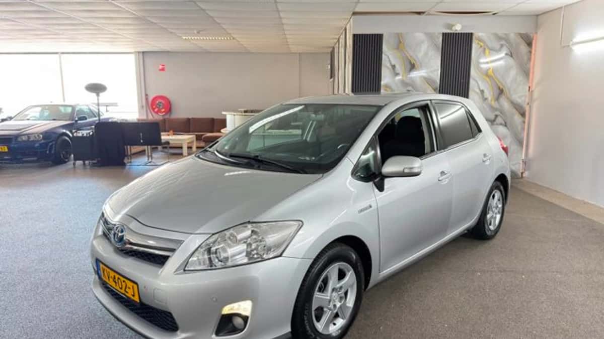 Toyota Auris (2011) — foto 1