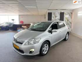 Toyota Auris (2011) thumbnail 2