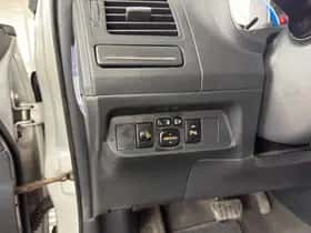 Toyota Auris (2011) thumbnail 14