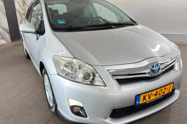 Toyota Auris (2011) thumbnail 4