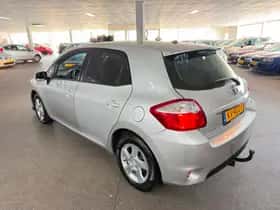 Toyota Auris (2011) thumbnail 7
