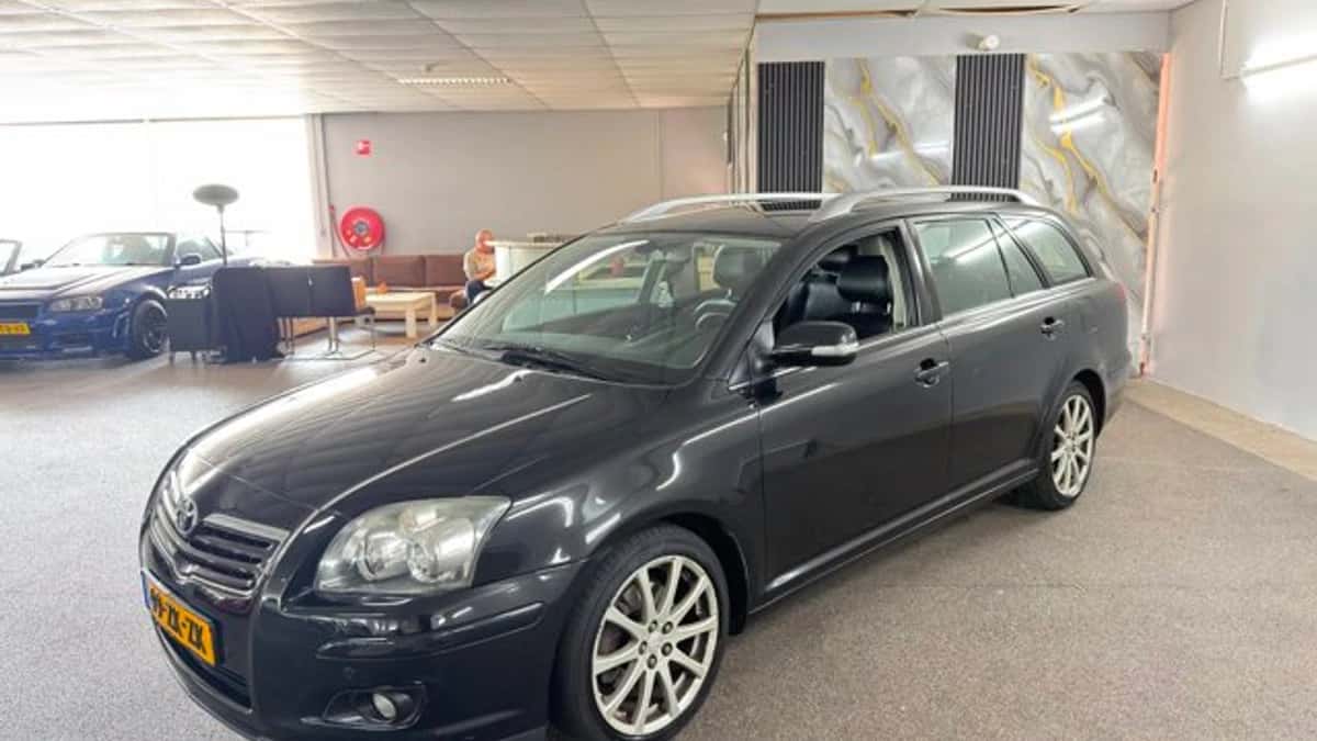 Toyota Avensis (2008) — foto 1