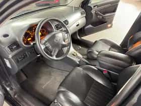 Toyota Avensis (2008) thumbnail 15