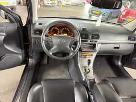Toyota Avensis (2008) thumbnail 16