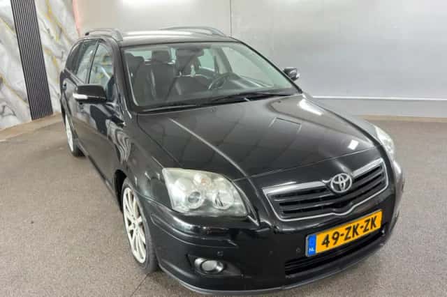 Toyota Avensis (2008) thumbnail 4