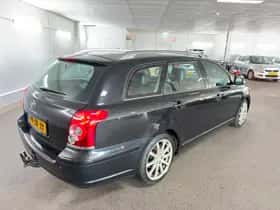Toyota Avensis (2008) thumbnail 5