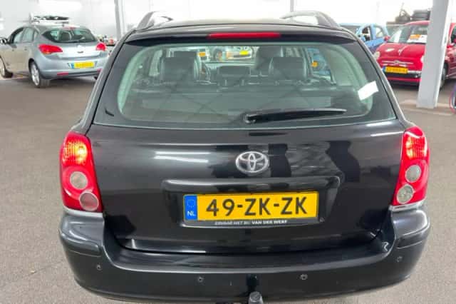 Toyota Avensis (2008) thumbnail 6