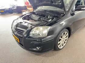 Toyota Avensis (2008) thumbnail 10