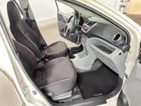 Nissan Pixo (2010) thumbnail 23