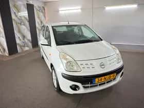 Nissan Pixo (2010) thumbnail 4