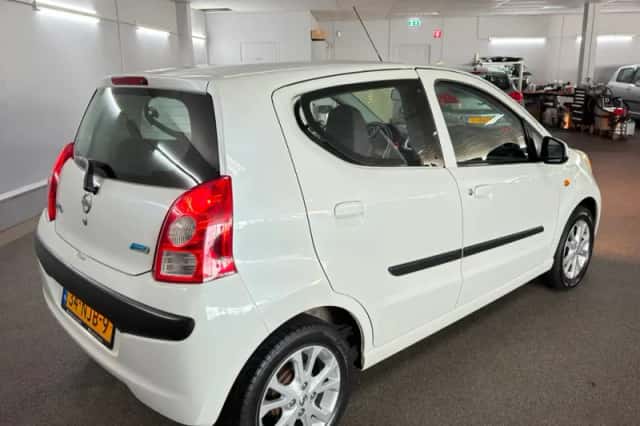 Nissan Pixo (2010) thumbnail 5