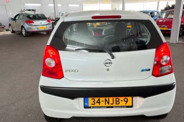 Nissan Pixo (2010) thumbnail 6
