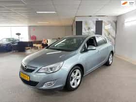 Opel Astra (2011)
