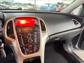 Opel Astra (2011) thumbnail 17