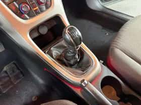 Opel Astra (2011) thumbnail 18