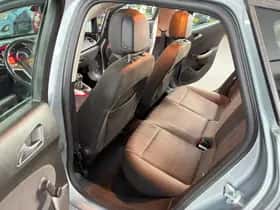 Opel Astra (2011) thumbnail 20