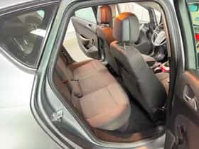 Opel Astra (2011) thumbnail 21