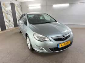 Opel Astra (2011) thumbnail 4