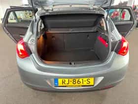 Opel Astra (2011) thumbnail 8