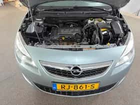 Opel Astra (2011) thumbnail 9