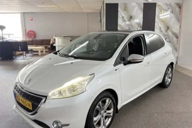 Peugeot 208 (2015) thumbnail 1