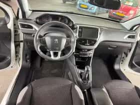 Peugeot 208 (2015) thumbnail 16