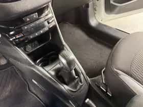 Peugeot 208 (2015) thumbnail 18
