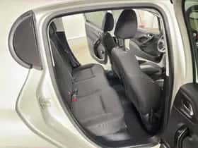 Peugeot 208 (2015) thumbnail 22