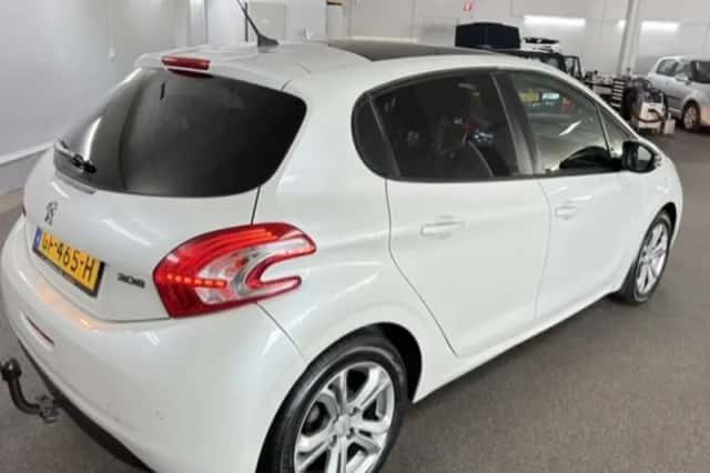 Peugeot 208 (2015) thumbnail 4
