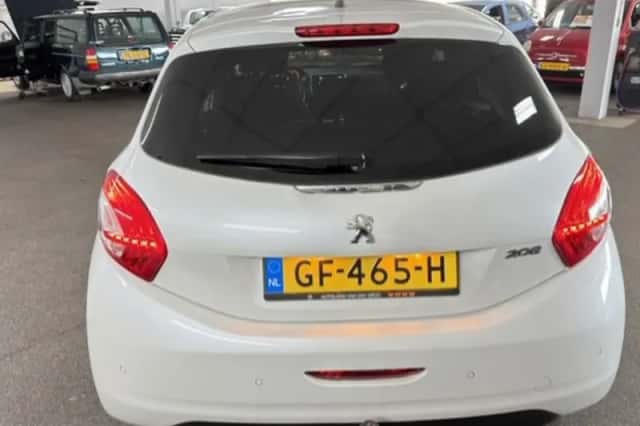 Peugeot 208 (2015) thumbnail 5