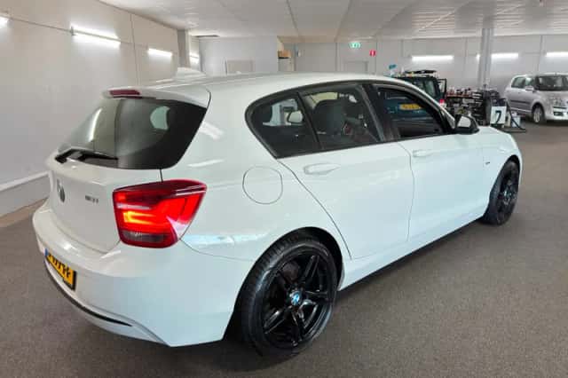 BMW 1-Serie (2011) thumbnail 5