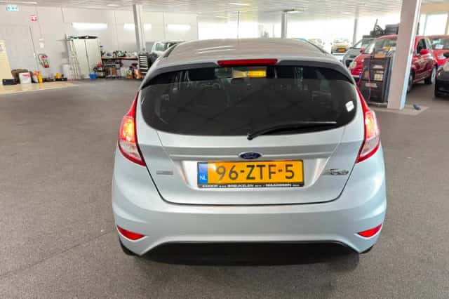 Ford Fiesta (2013) thumbnail 6
