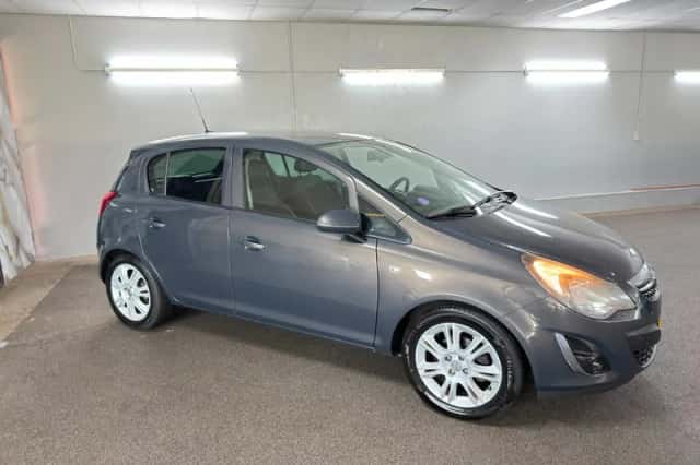 Opel Corsa (2014) thumbnail 3
