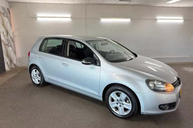 Volkswagen Golf (2009) thumbnail 3