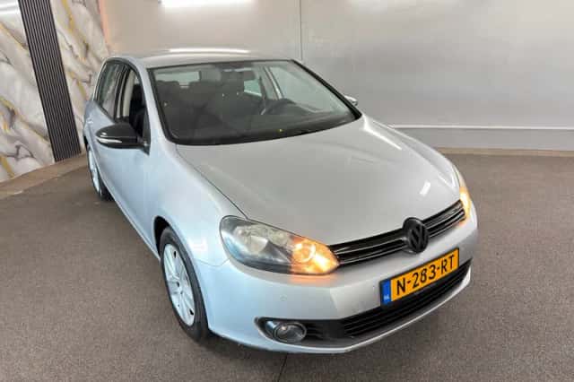 Volkswagen Golf (2009) thumbnail 4