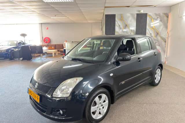 Suzuki Swift (2009) thumbnail 2