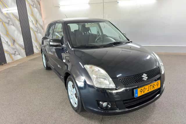 Suzuki Swift (2009) thumbnail 3