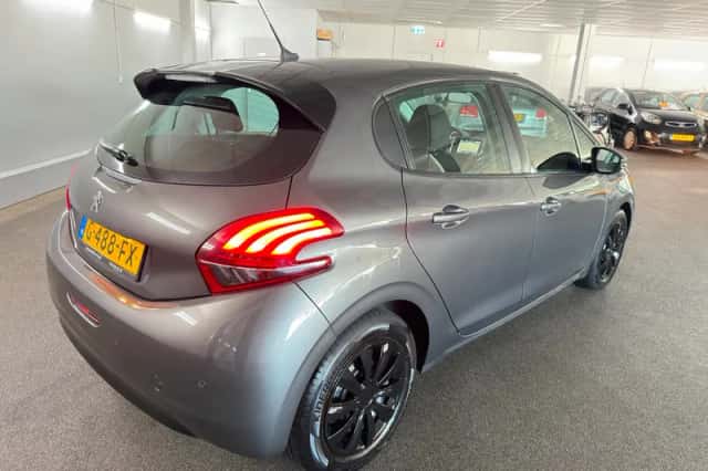 Peugeot 208 (2019) thumbnail 5