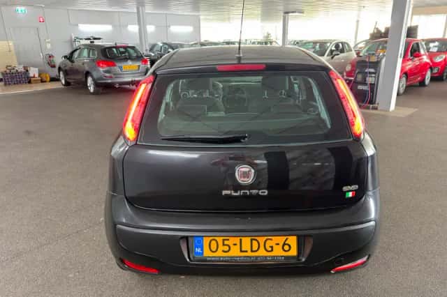 Fiat Punto (2010) thumbnail 5