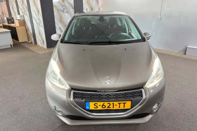 Peugeot 208 (2012) thumbnail 5