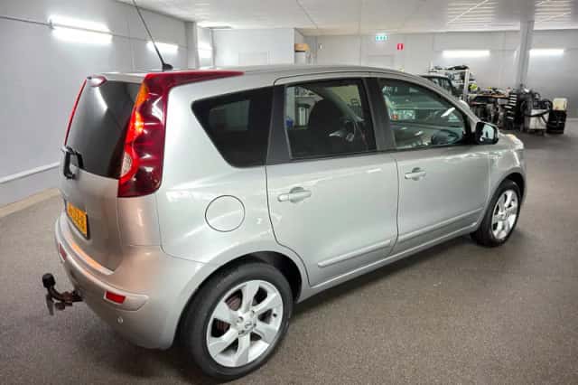 Nissan Note (2009) thumbnail 5
