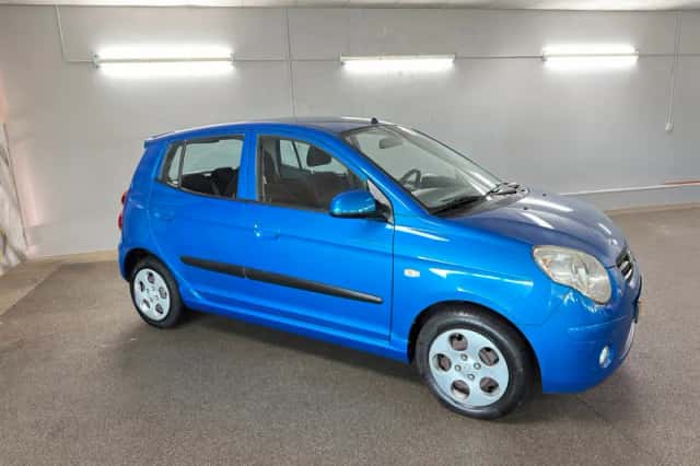 Kia Picanto (2010) thumbnail 3